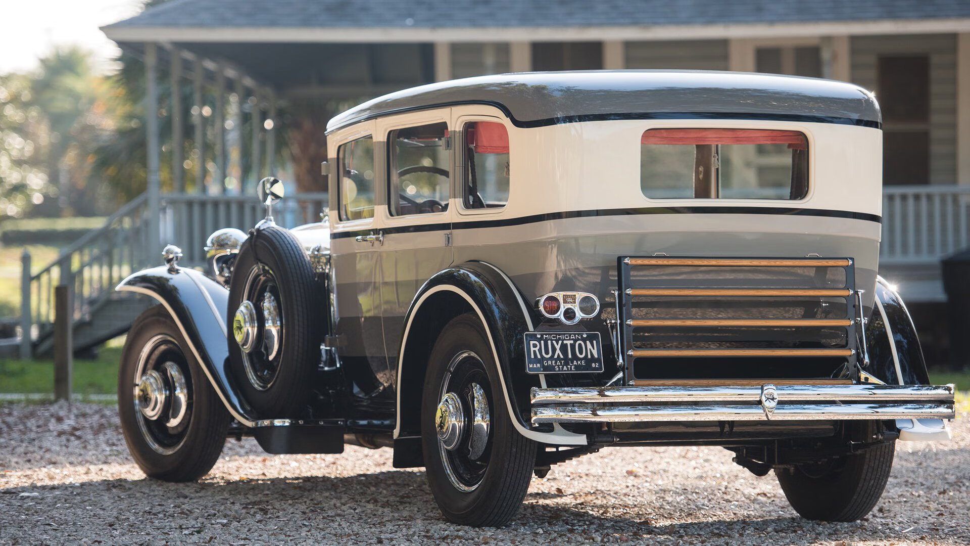 半场比分:54-52,北京队微弱领先,比赛悬念重重!,北京单场比分sp